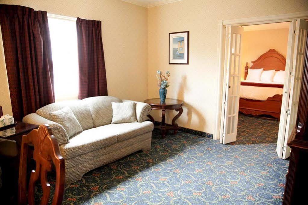 Albatross Hotel Gander Exteriör bild